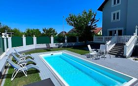 Luxurioeses Apartment Mit Pool
