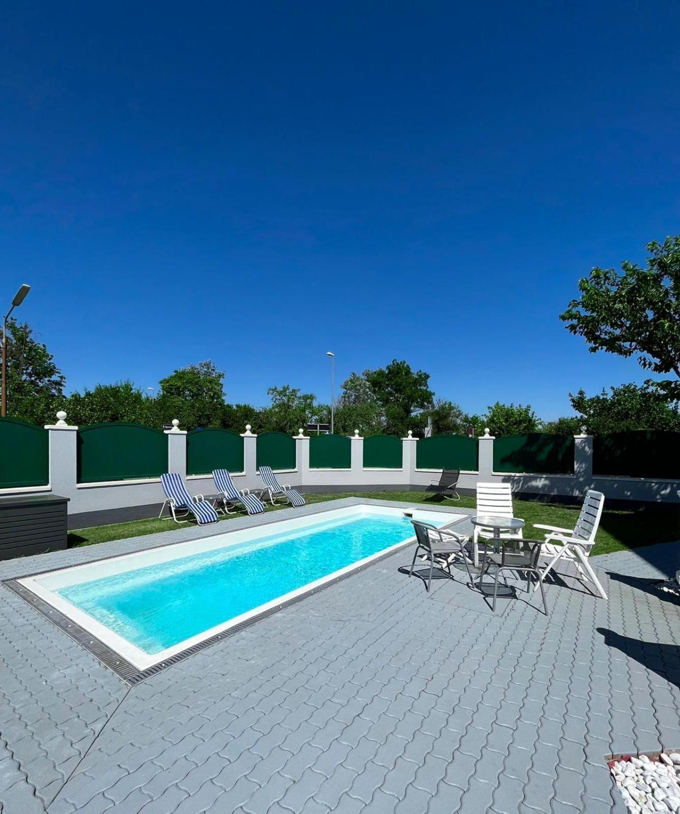 Luxurioeses Apartment Mit Pool Wien Exterior foto